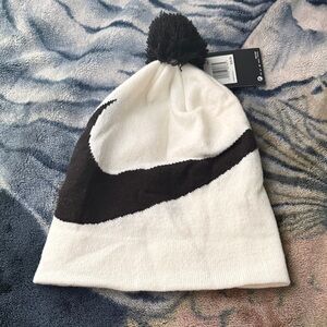 Nike off-white/ Black Pom-Pom Beanie